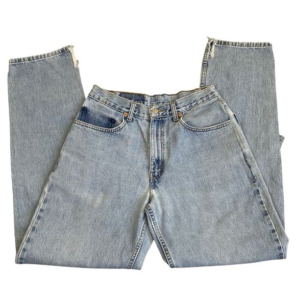 Lenny Upcycled Vintage Levi’s Jeans Light Wash Distressed Ripped Mom Jeans - Picture 6 of 16